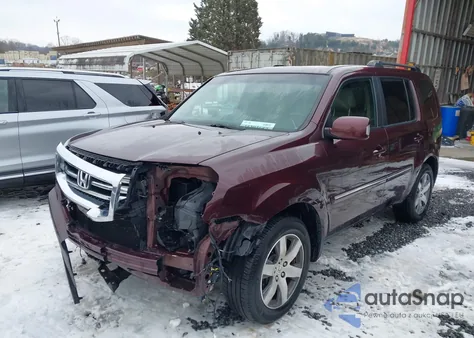 2015 Honda Pilot Touring z USA, uszkodzony, nr VIN 5FNYF3H95FB005324